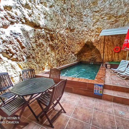 Town House With Private Pool In Village Centre Kalkara Eksteriør billede