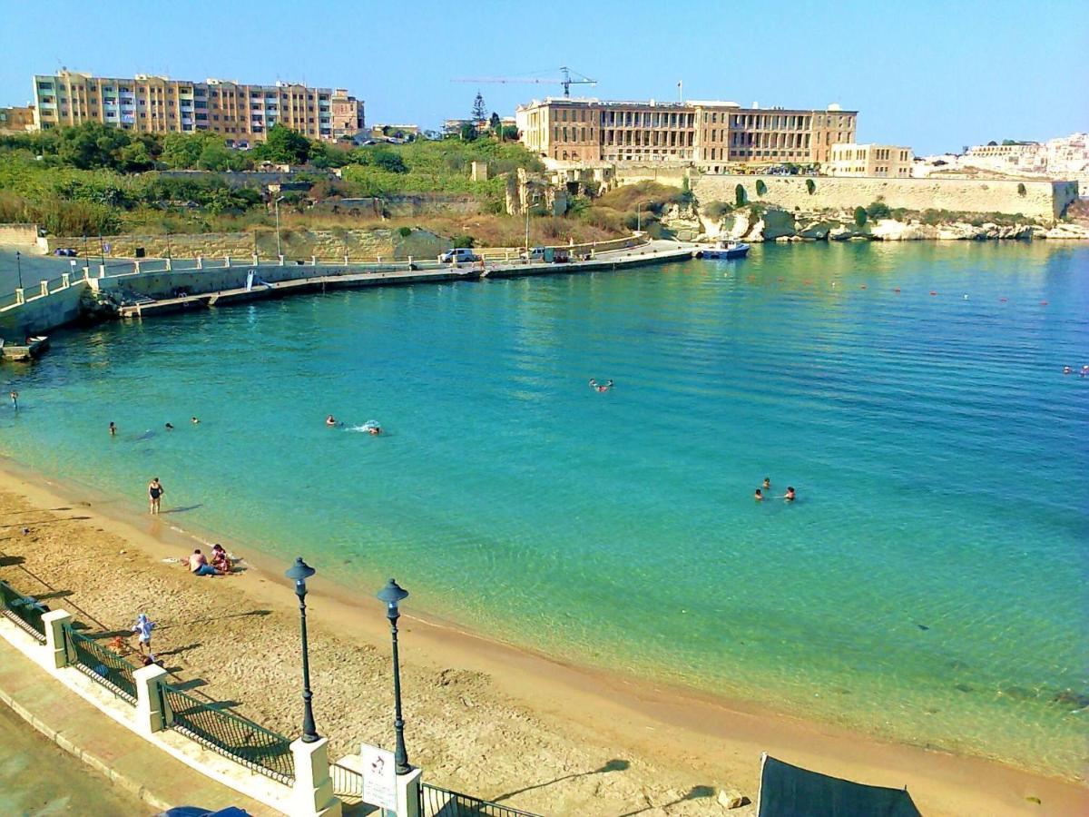 Town House With Private Pool In Village Centre Kalkara Eksteriør billede