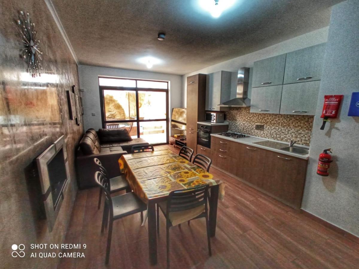 Town House With Private Pool In Village Centre Kalkara Eksteriør billede