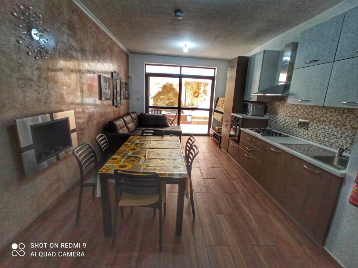 Town House With Private Pool In Village Centre Kalkara Eksteriør billede