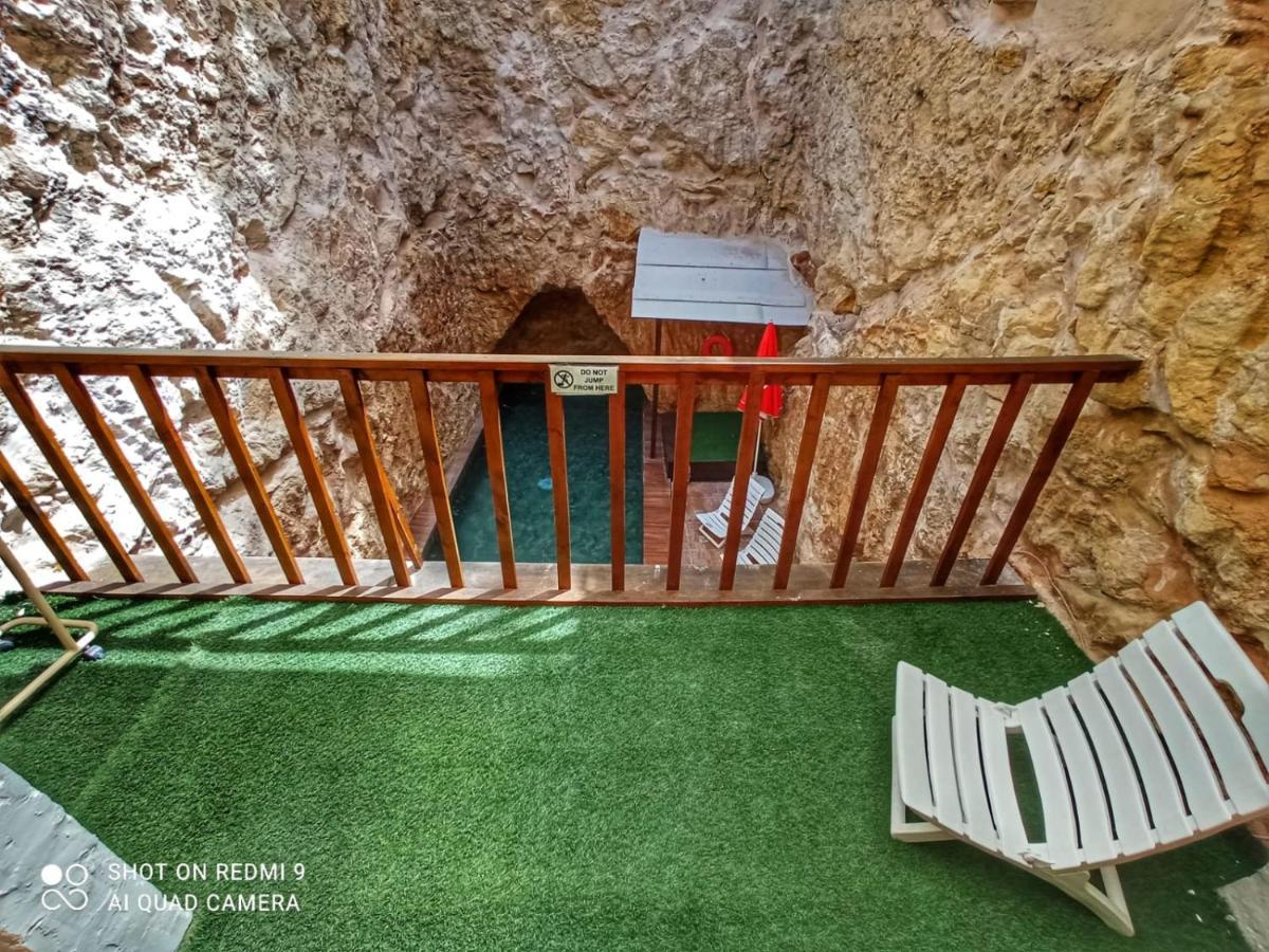 Town House With Private Pool In Village Centre Kalkara Eksteriør billede