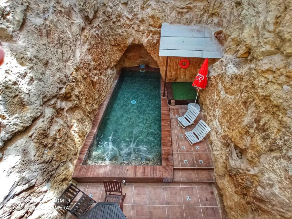 Town House With Private Pool In Village Centre Kalkara Eksteriør billede